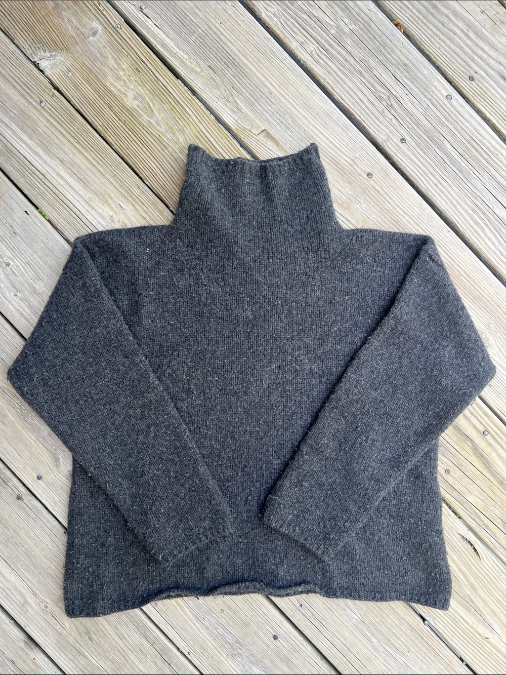 Fisherman out of Ireland 100% Wool Charcoal Gray Turtleneck Sweater